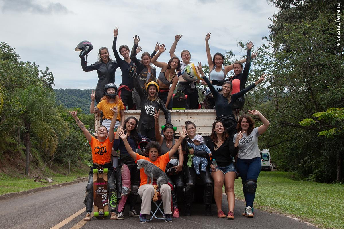 Mulheres do Downhill Speed promovem encontro histórico na ladeira de Timburi (SP)