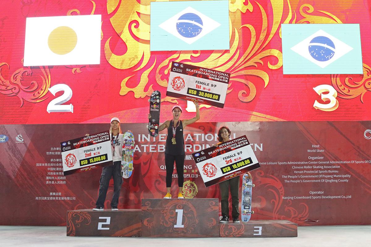 Skate brasileiro ?fecha? pódio na China com Leticia Bufoni campeã, bronze para Virgínia Fortes Águas e prata para Kelvin Hoefler